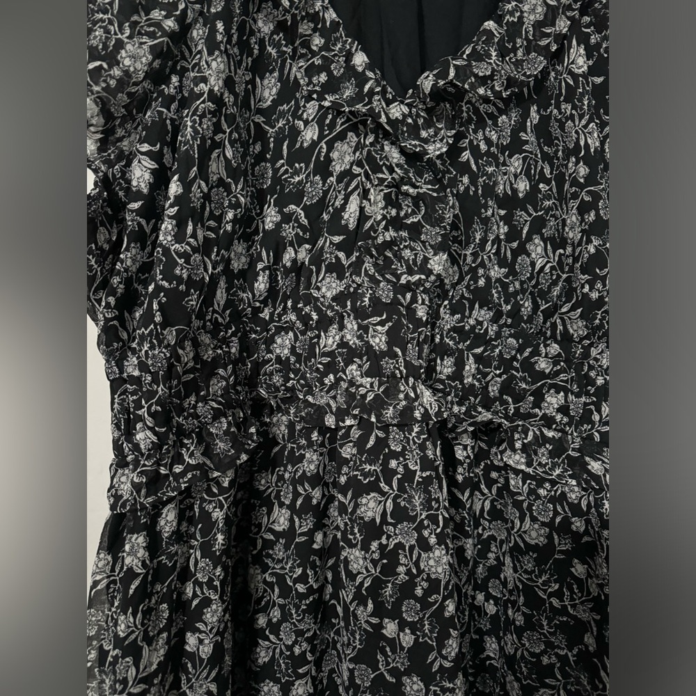 Old Navy - Black Ditsy Floral Ruffle Dress - Picture 8 of 10